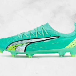 Best Soccer Boots for Strikers
