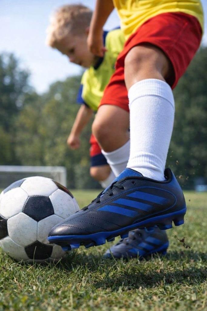 How to Fit Youth-Kids-Football Boots for Growing Young Athletes